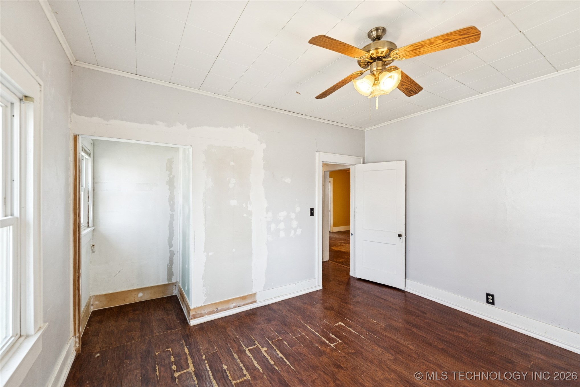 1109 E 9th Street Property Photo 22