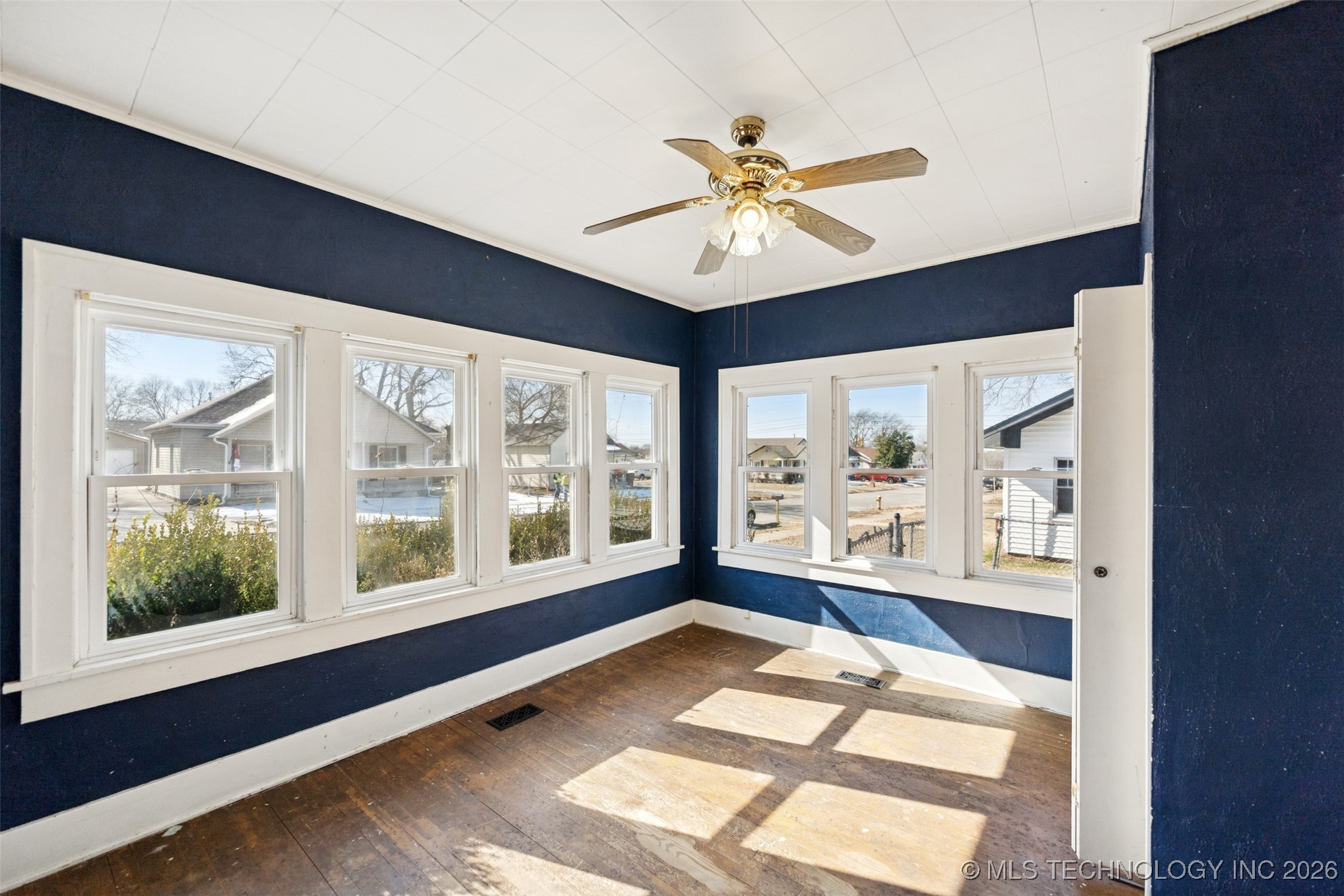 1109 E 9th Street Property Photo 23