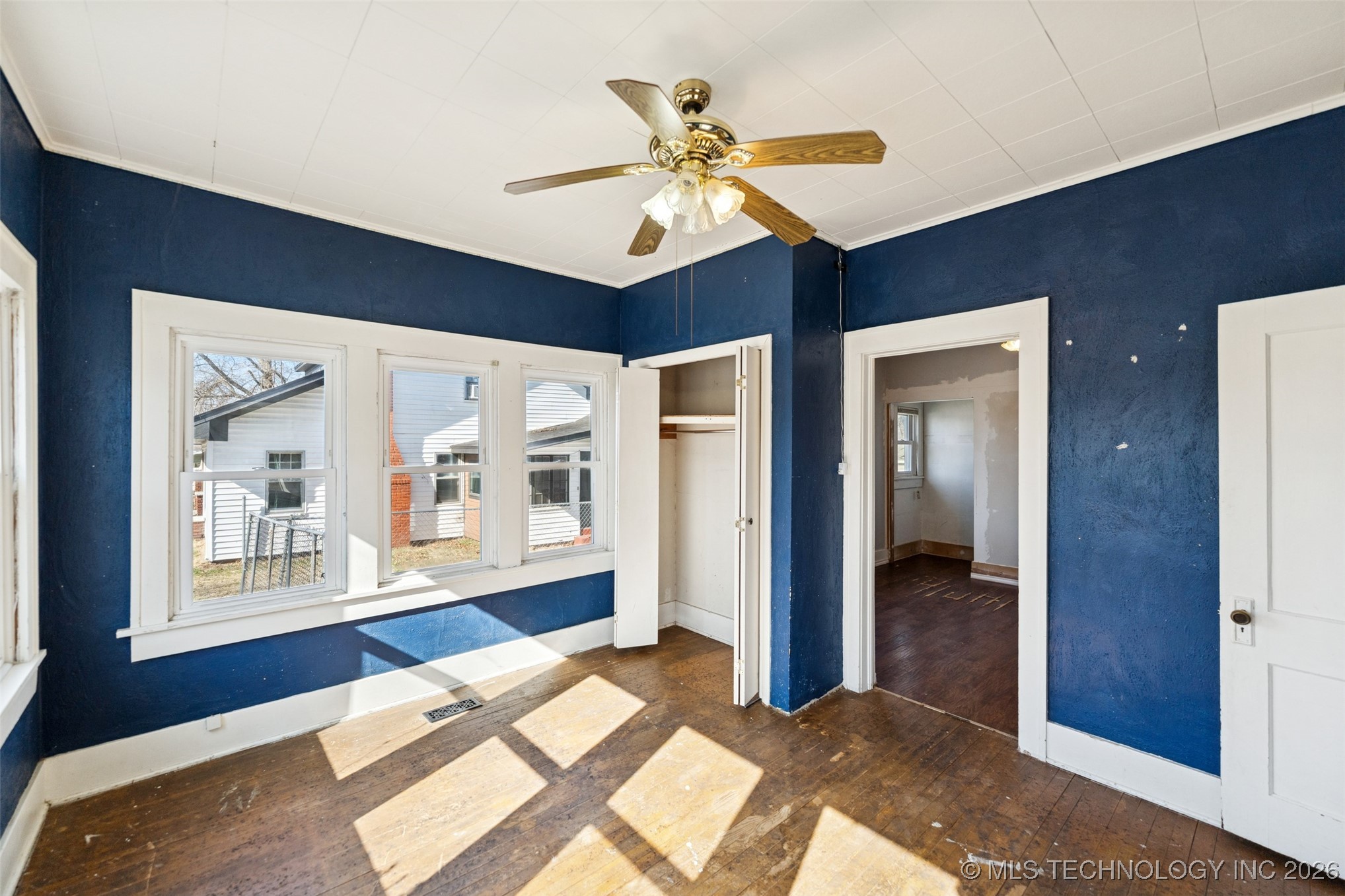 1109 E 9th Street Property Photo 24