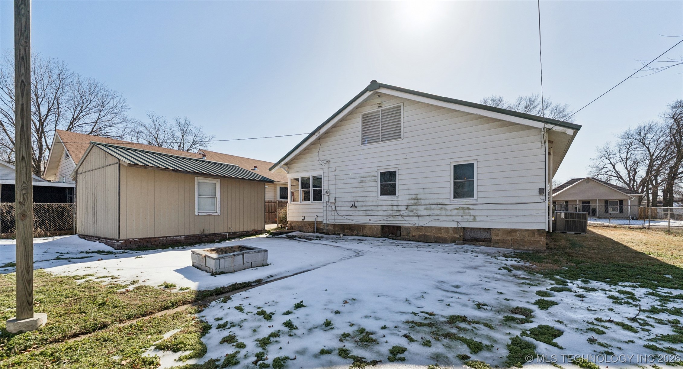 1109 E 9th Street Property Photo 28