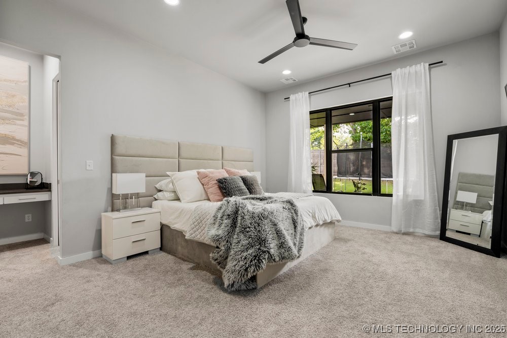 7405 S Chestnut Avenue Property Photo 23