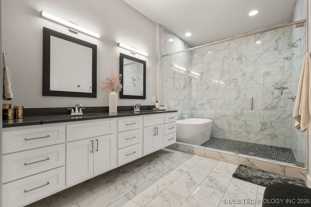 7405 S Chestnut Avenue Property Photo 25