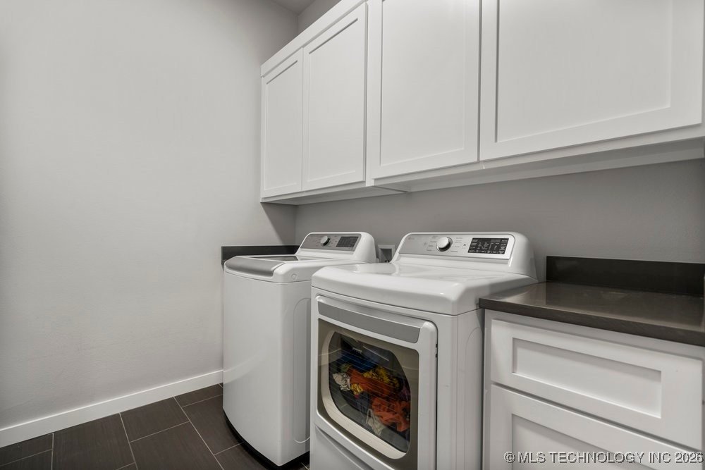 7405 S Chestnut Avenue Property Photo 30