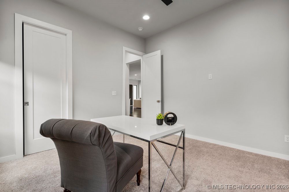 7405 S Chestnut Avenue Property Photo 34