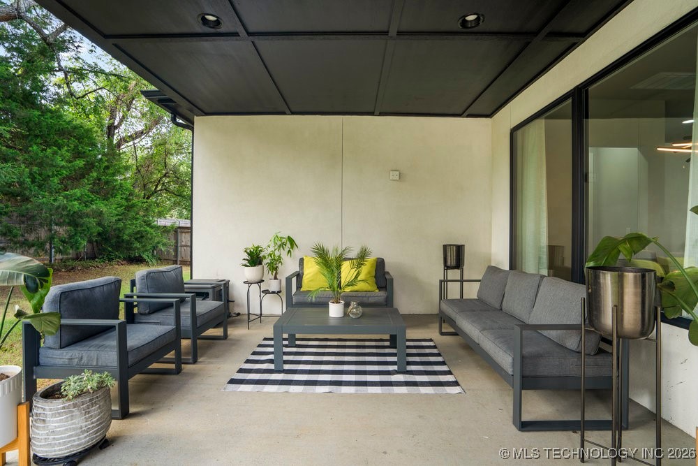 7405 S Chestnut Avenue Property Photo 50