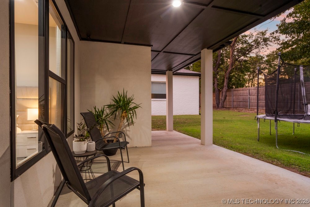 7405 S Chestnut Avenue Property Photo 55