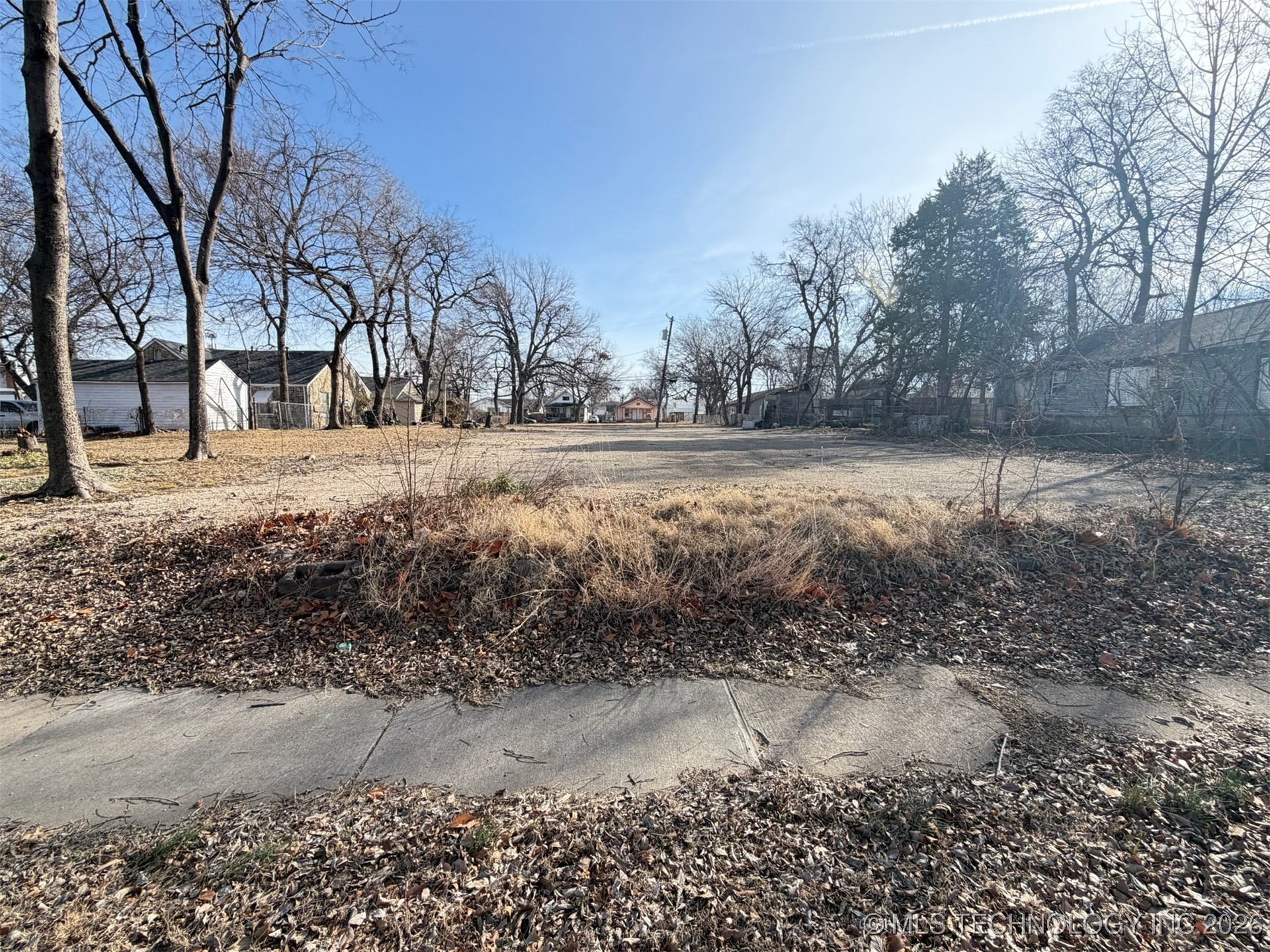 711 S Saint Louis Avenue Property Photo 1