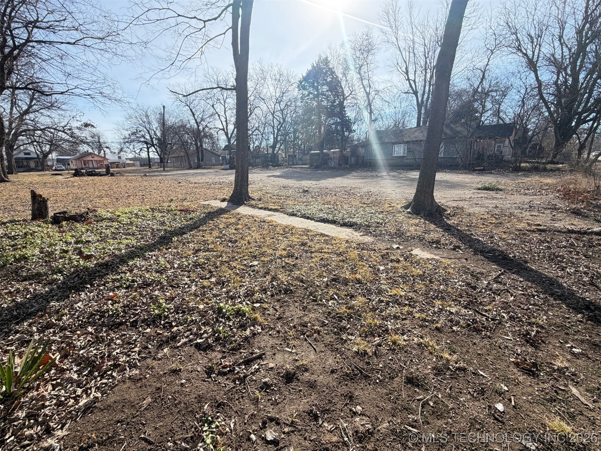 711 S Saint Louis Avenue Property Photo 2