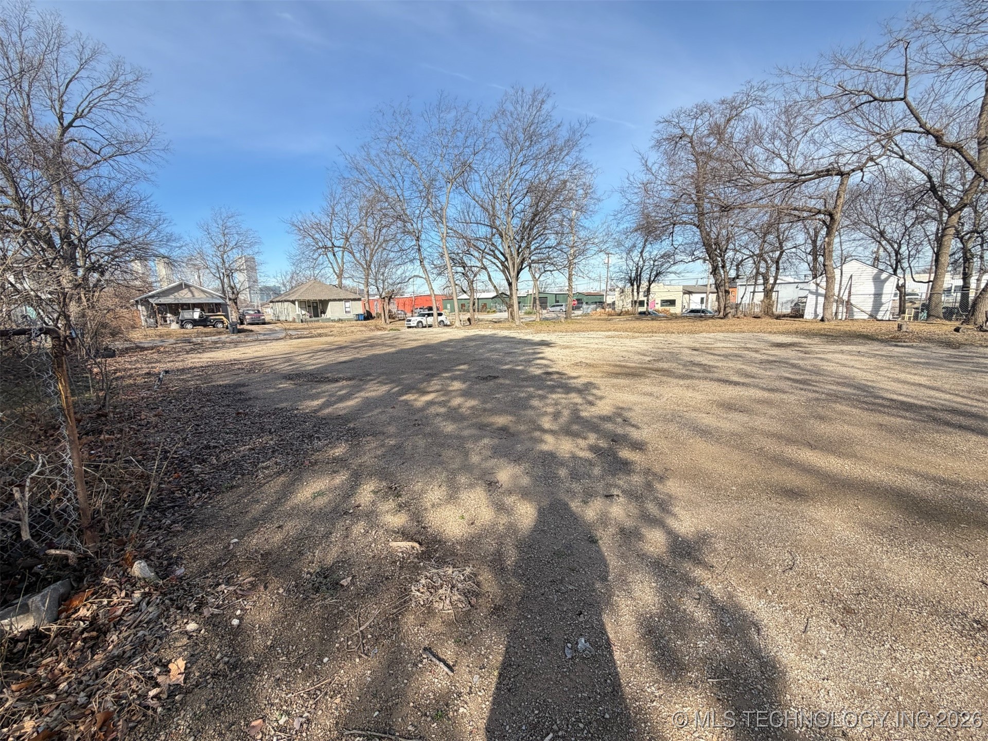 711 S Saint Louis Avenue Property Photo 3