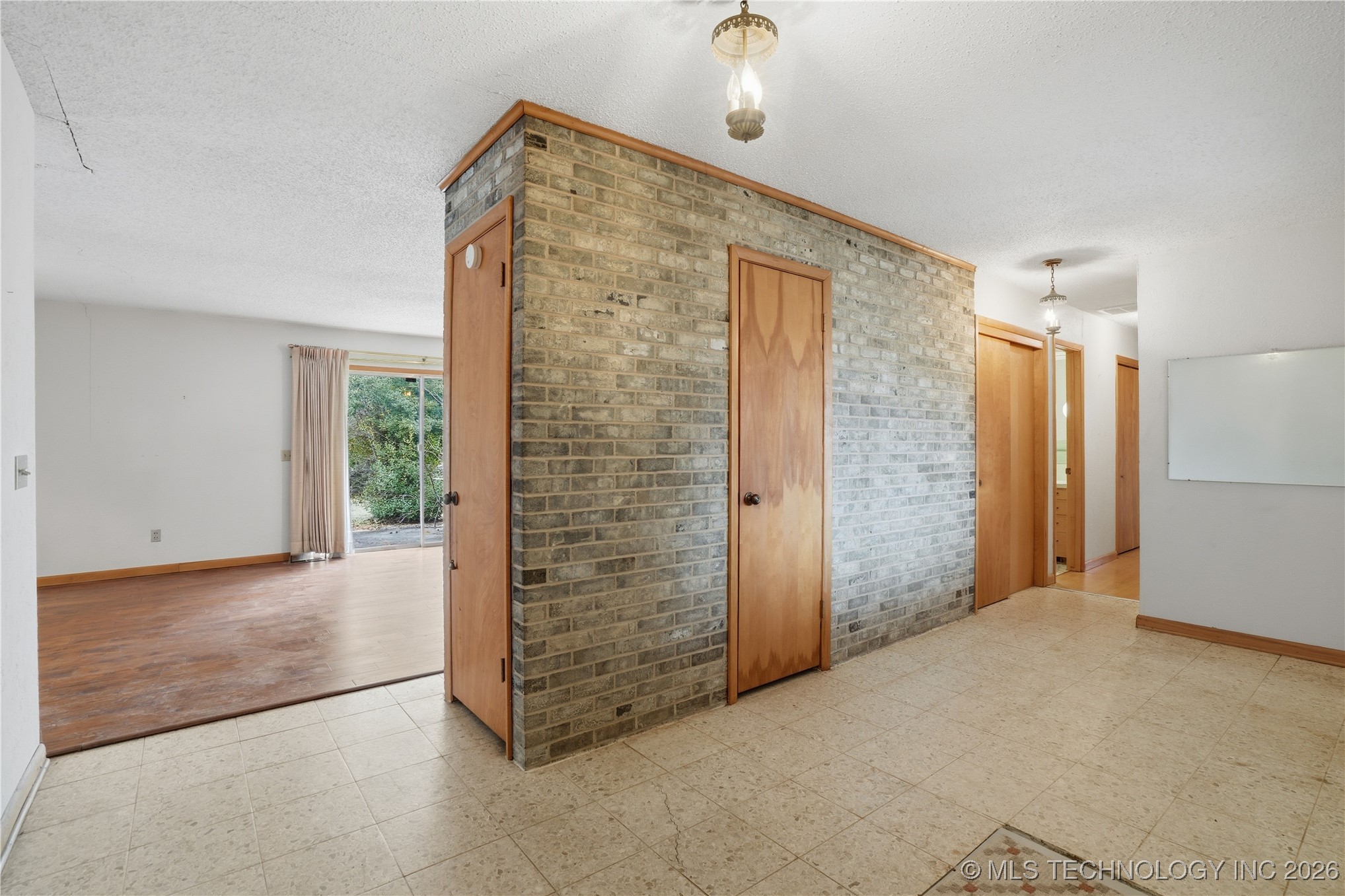 701 E Lucy Avenue Property Photo 5