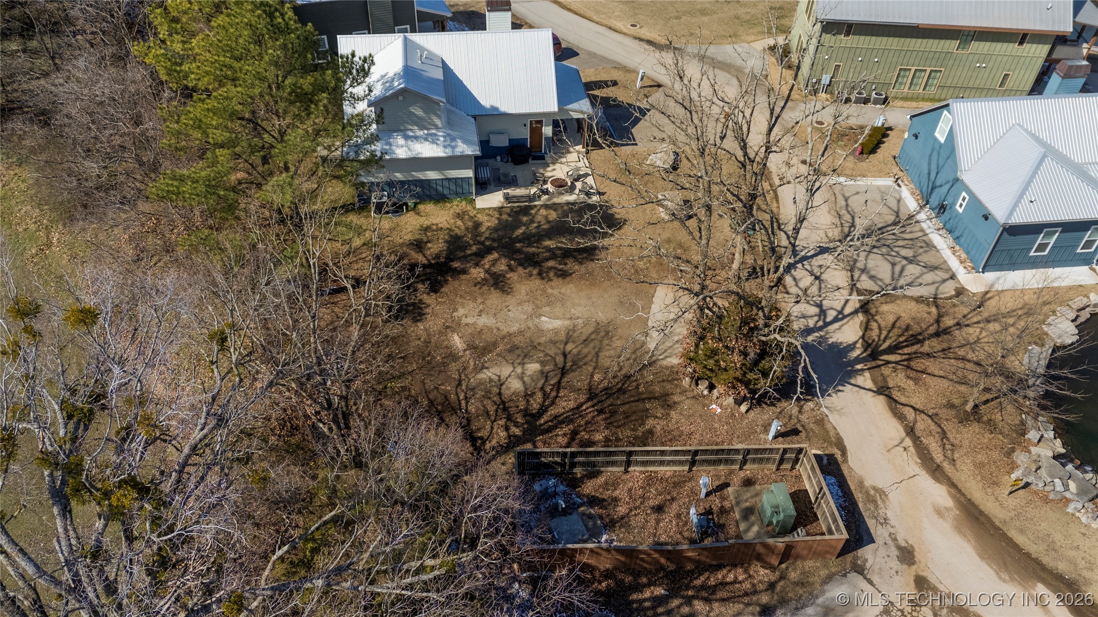 37220 S Cliff Crest Drive Property Photo 4