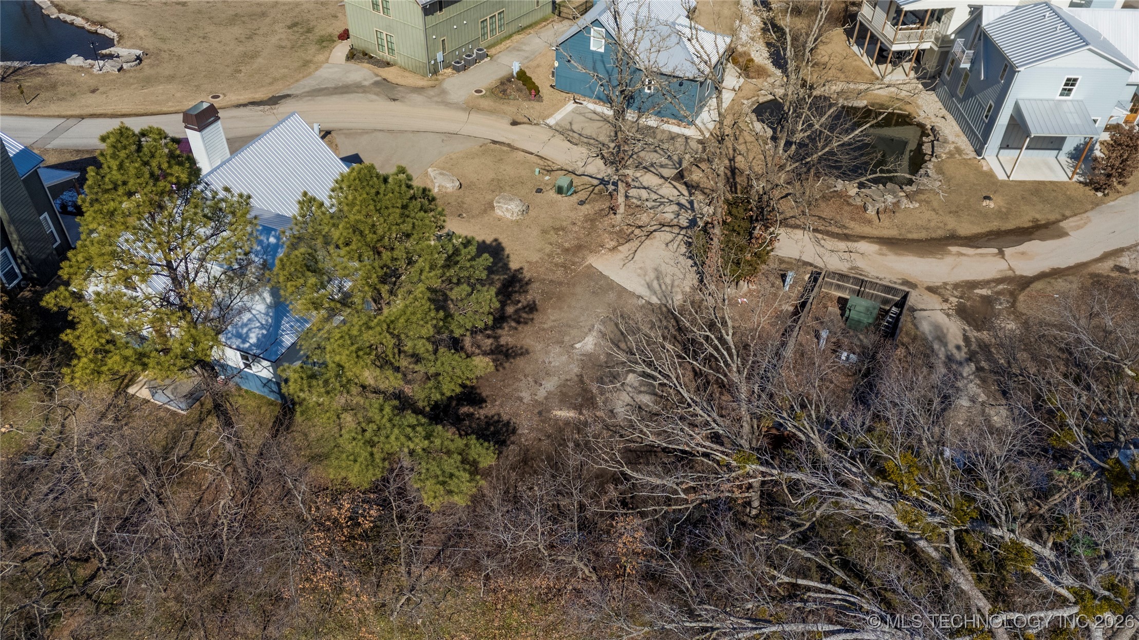 37220 S Cliff Crest Drive Property Photo 6