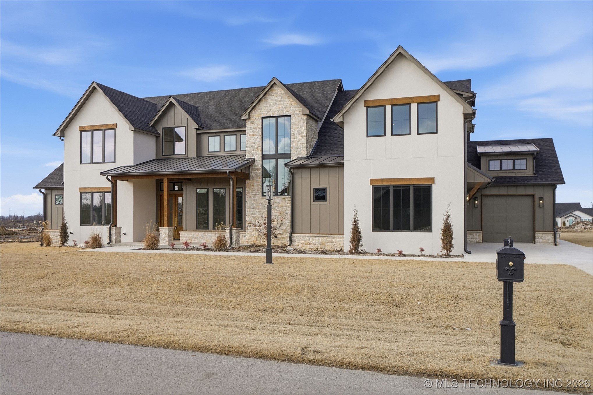 17623 E White Tail Cove Property Photo 4