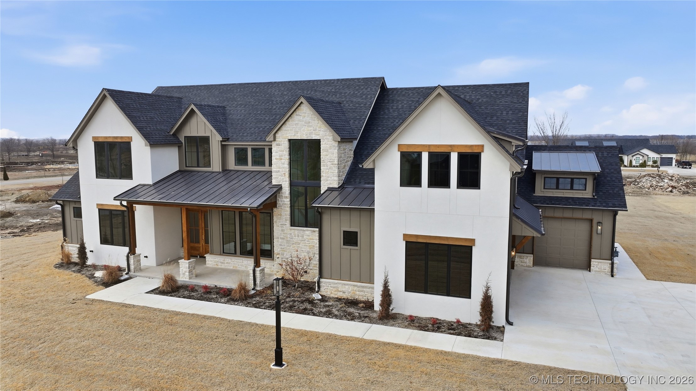 17623 E White Tail Cove Property Photo 5