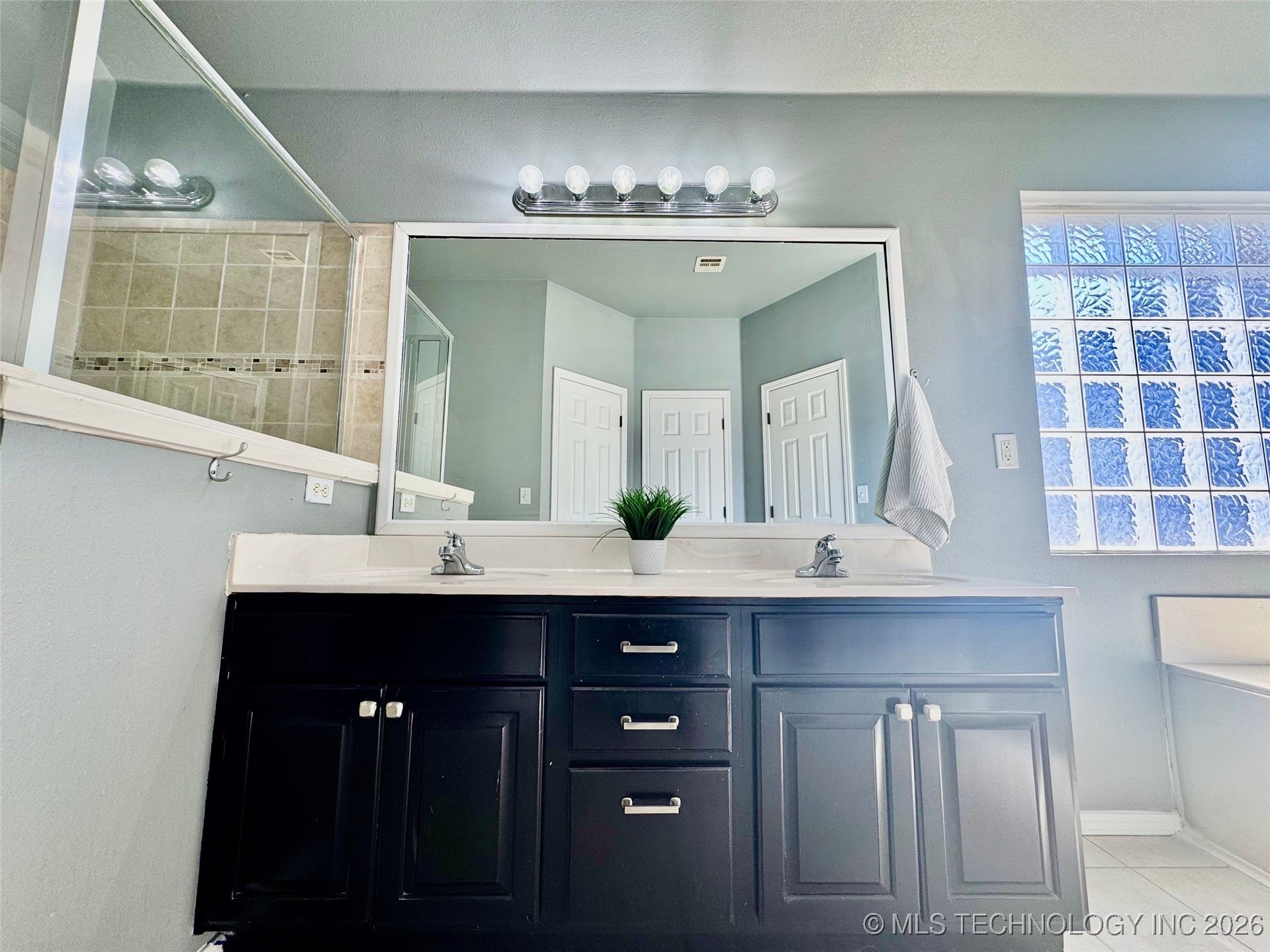 4425 S 199th East Avenue Property Photo 10