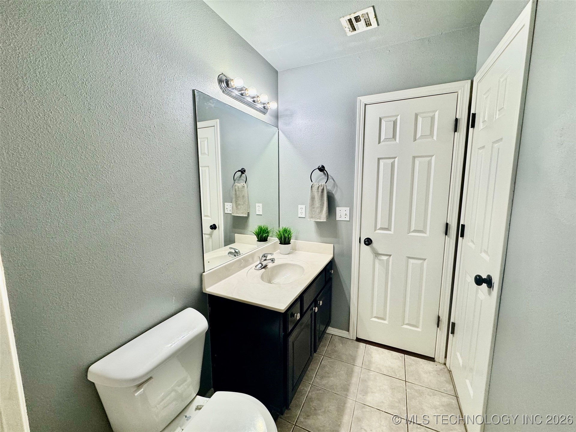 4425 S 199th East Avenue Property Photo 18