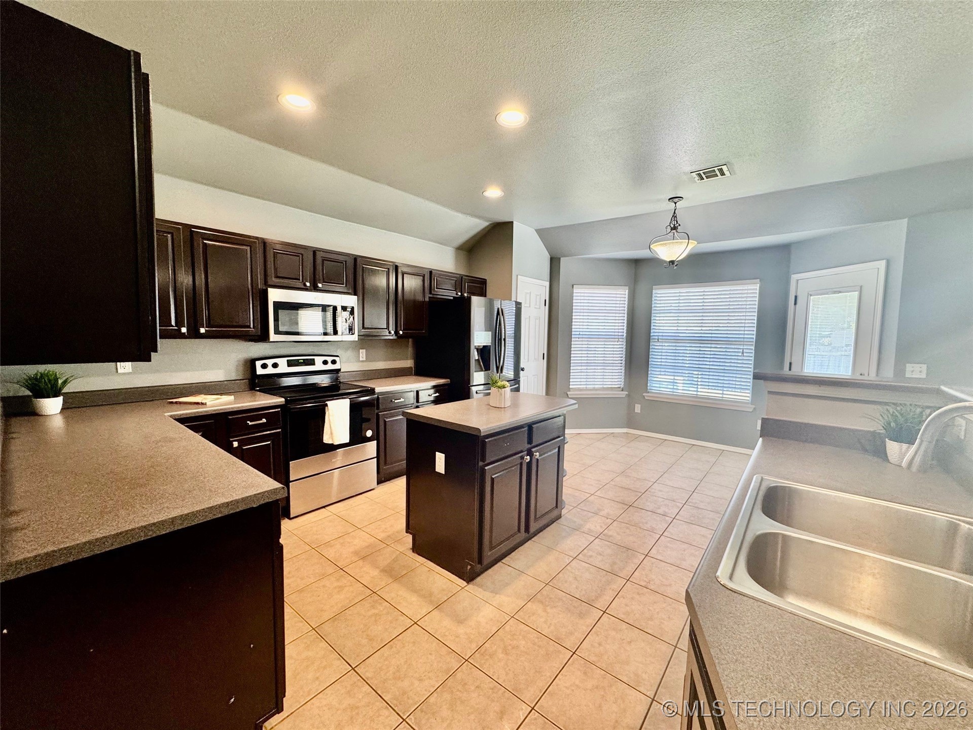 4425 S 199th East Avenue Property Photo 22