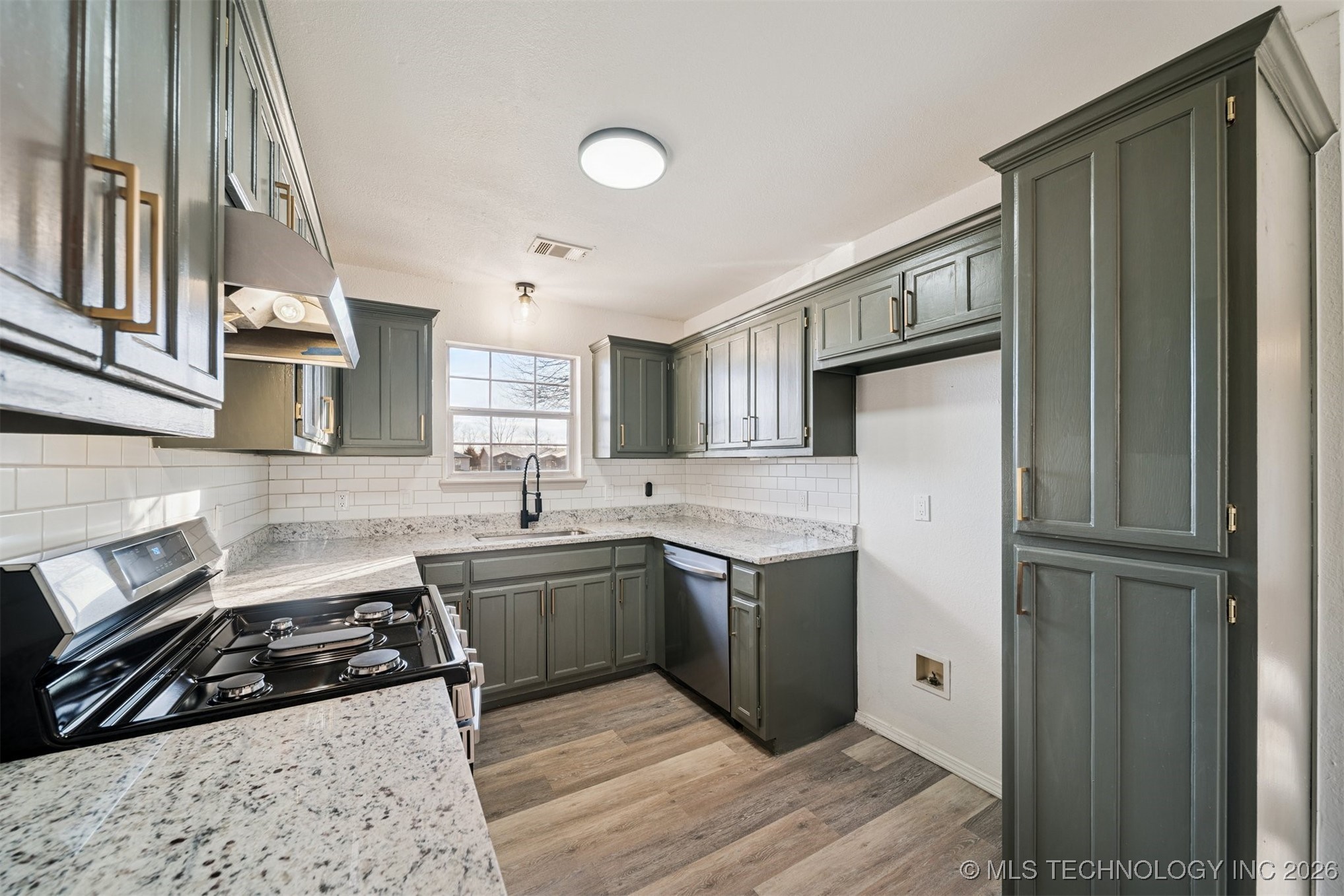 10020 N 44th East Avenue Property Photo 10