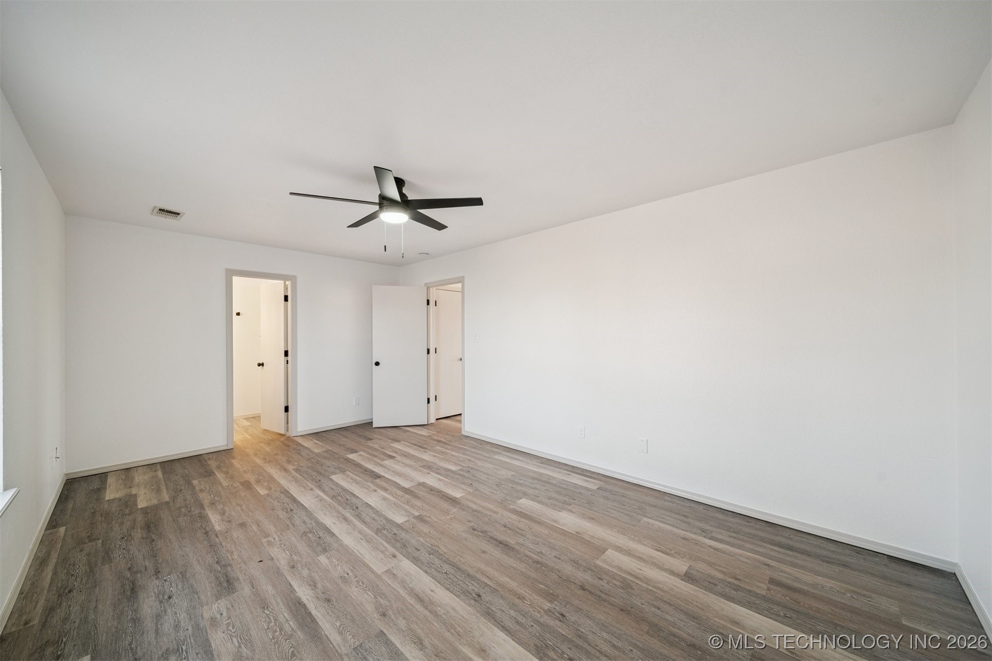 10020 N 44th East Avenue Property Photo 12