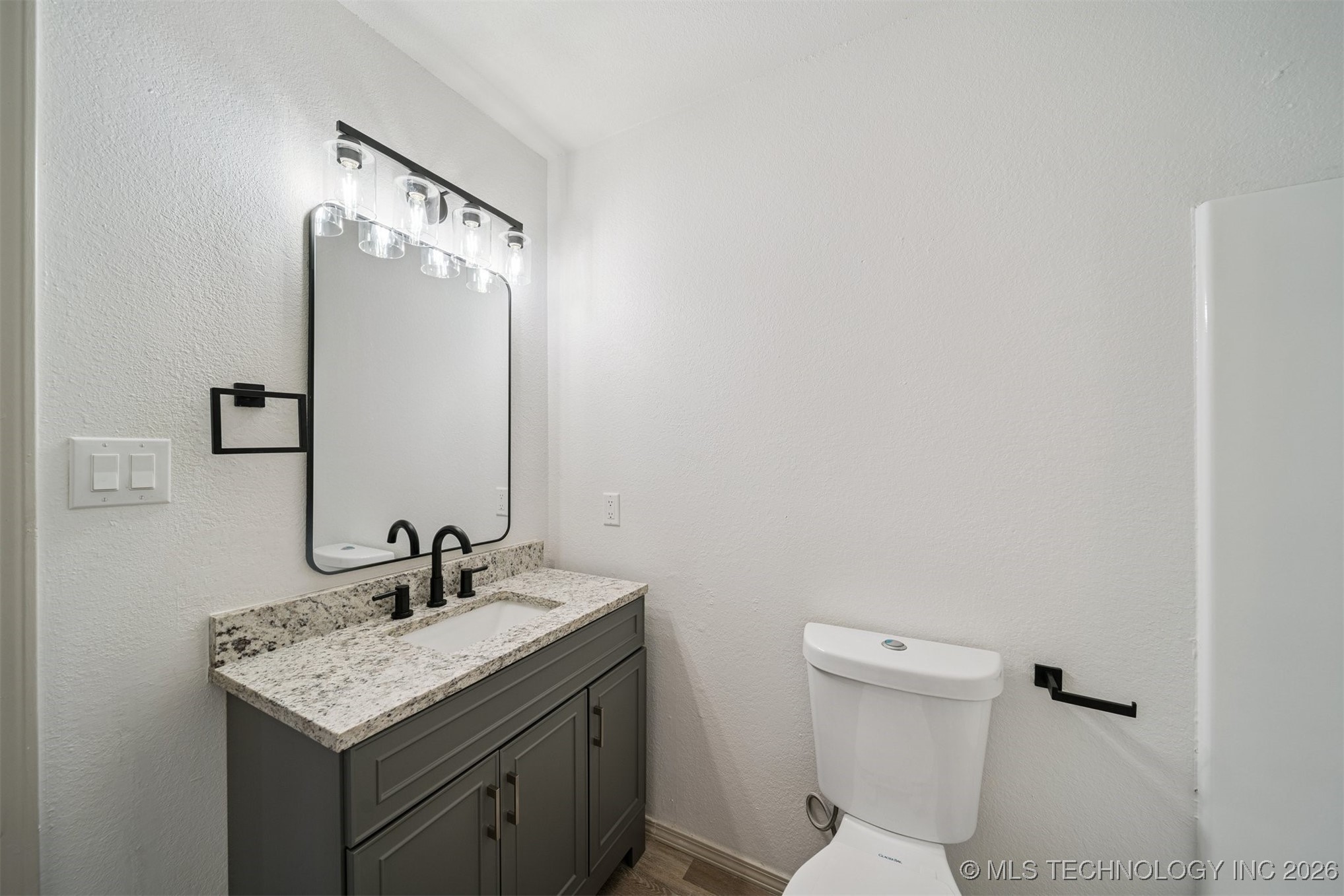 10020 N 44th East Avenue Property Photo 14