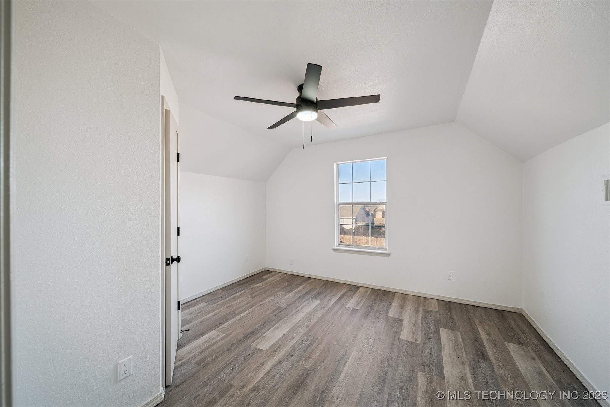 10020 N 44th East Avenue Property Photo 18