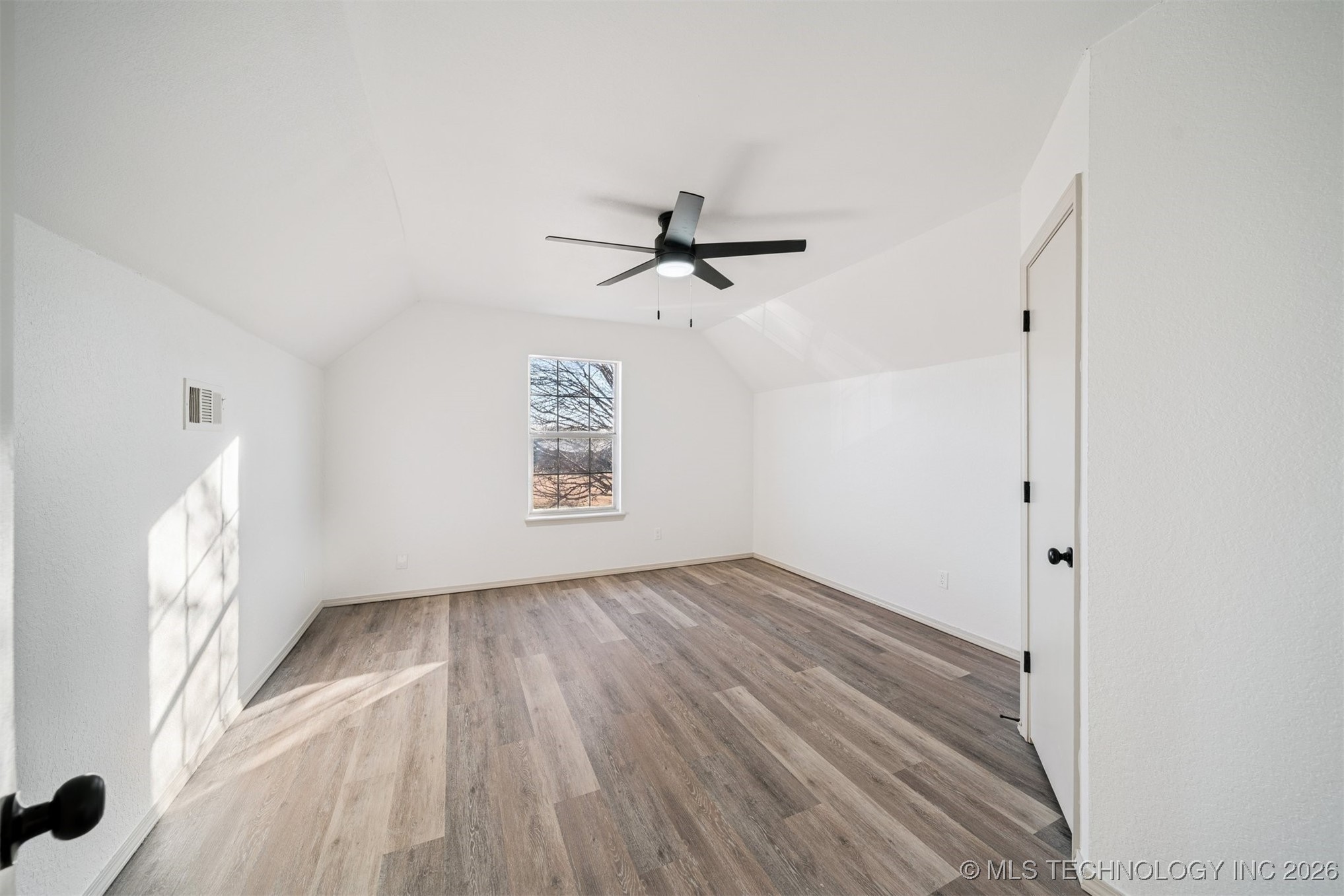 10020 N 44th East Avenue Property Photo 21