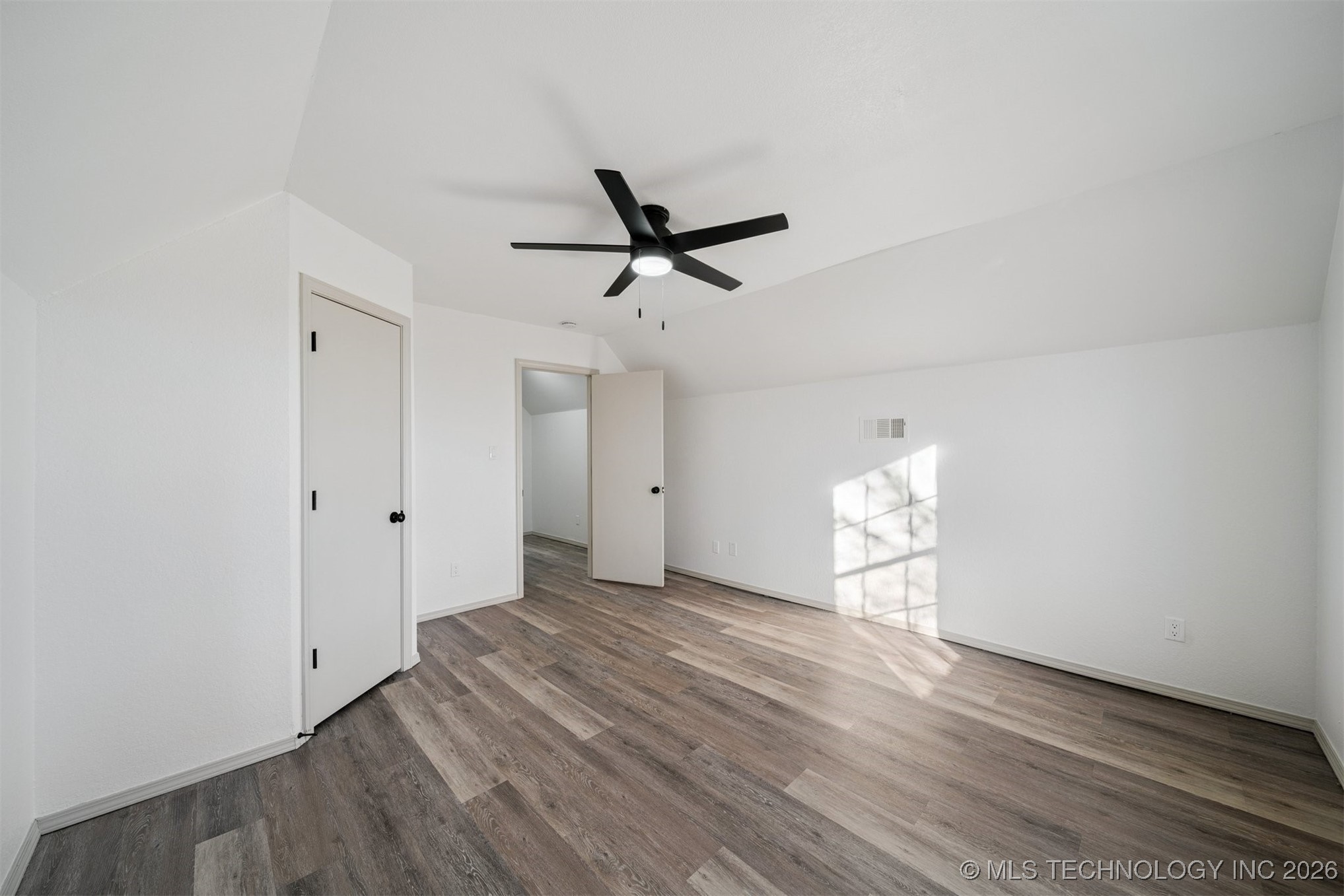 10020 N 44th East Avenue Property Photo 22