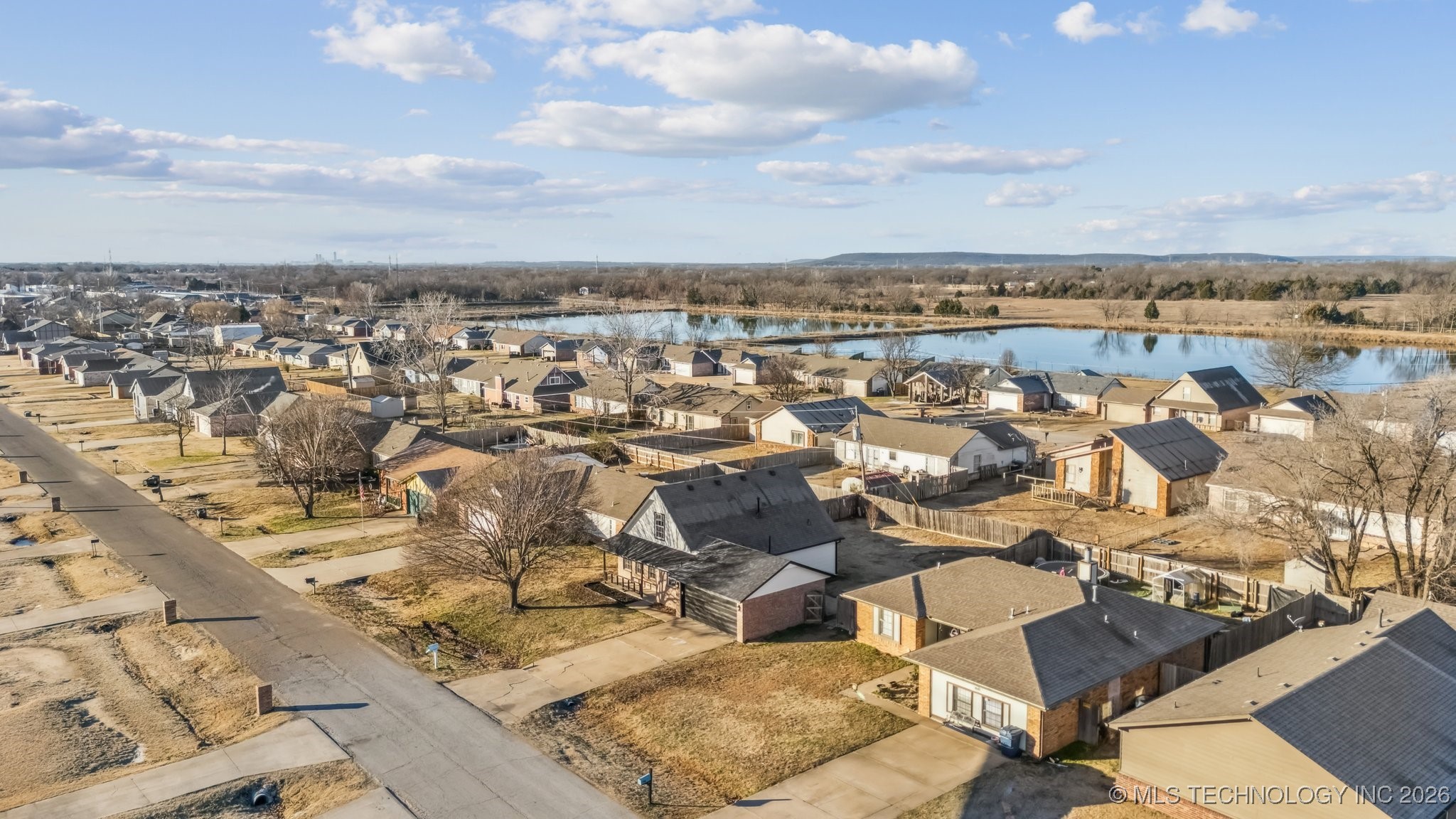 10020 N 44th East Avenue Property Photo 28