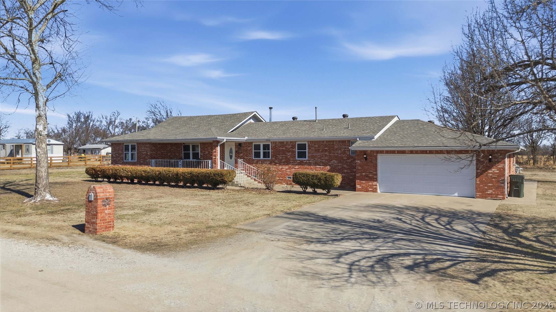 14860 N 253rd Street Property Photo 2