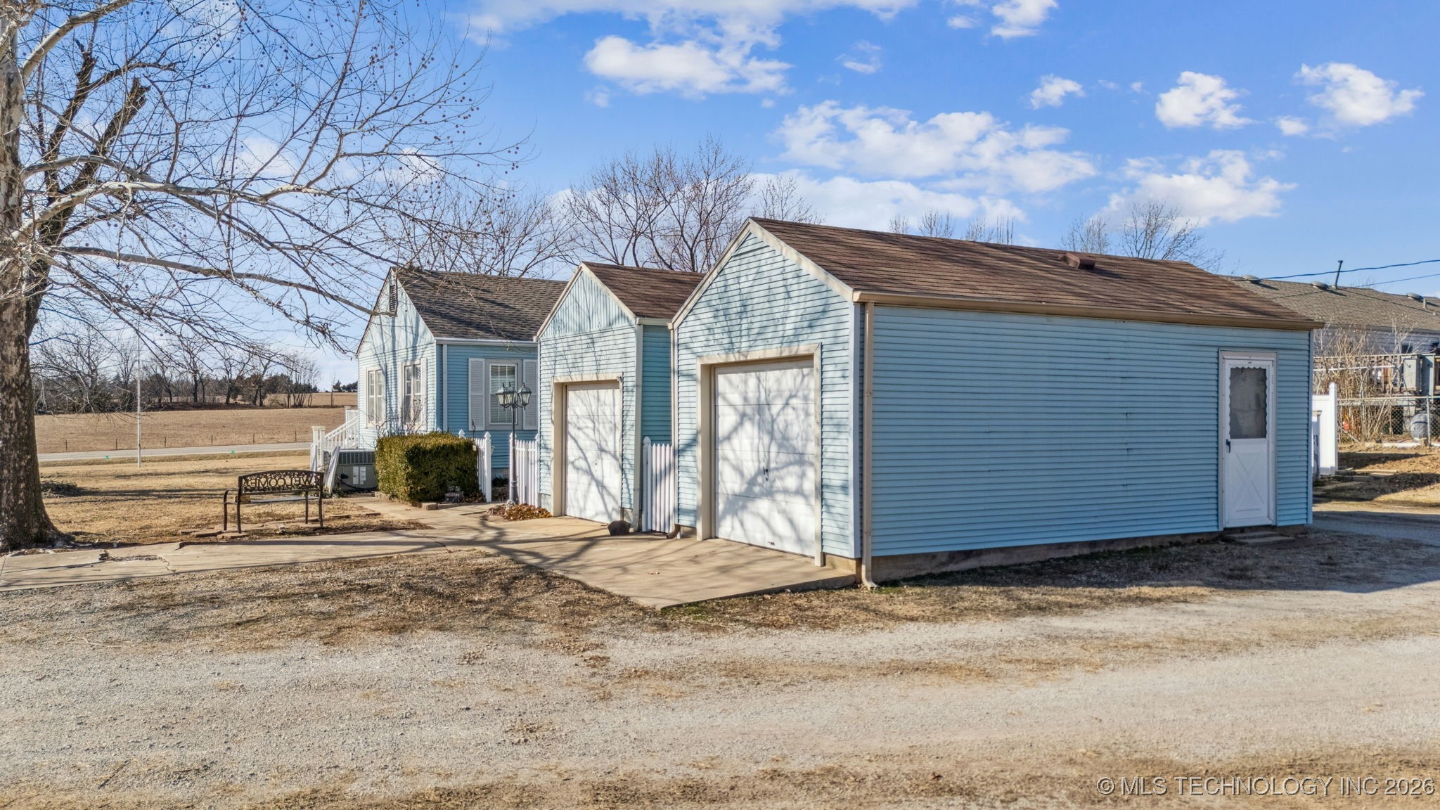 2902 N Little Avenue Property Photo 8