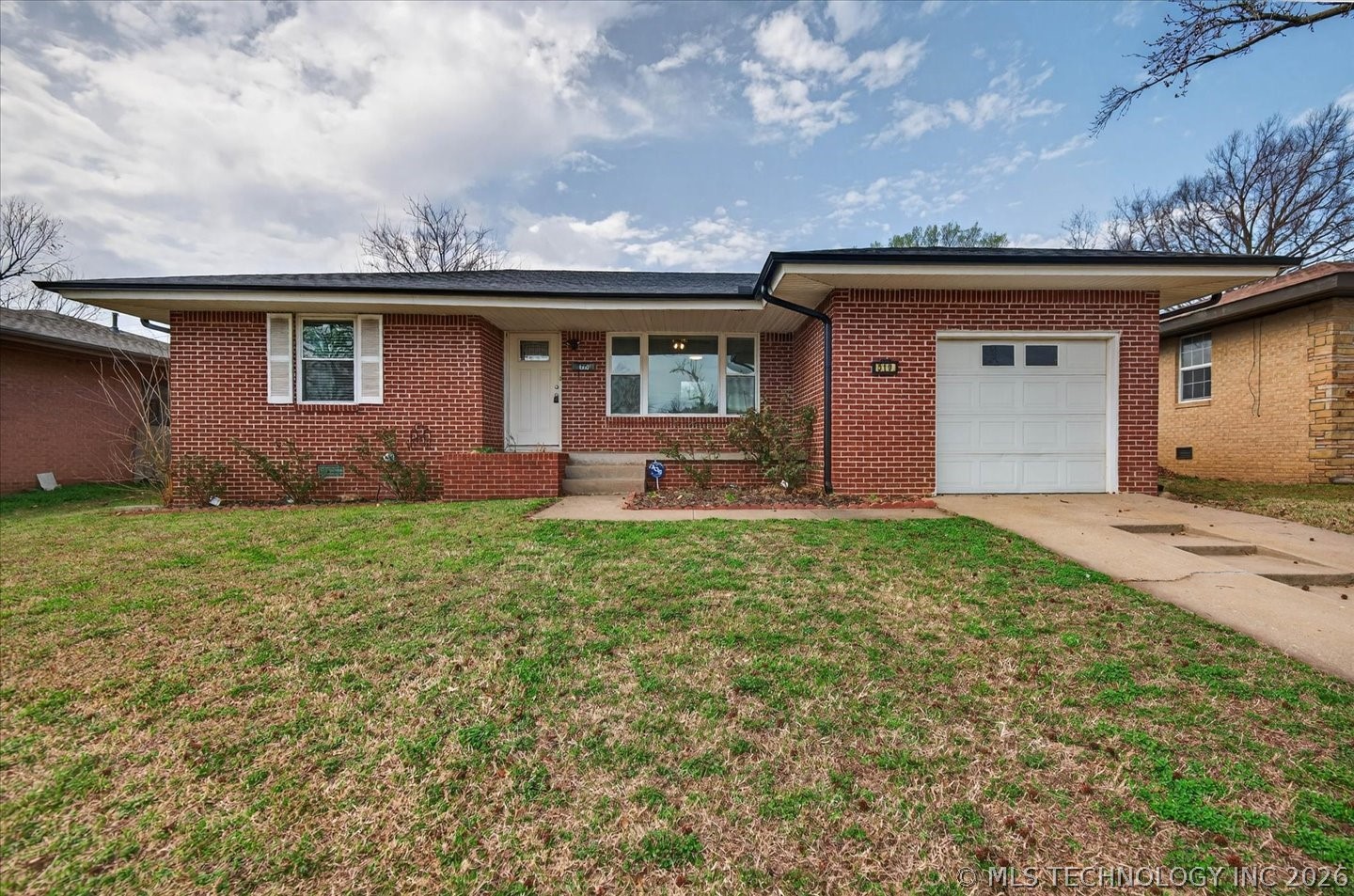 319 Se Waverly Avenue Property Photo 2