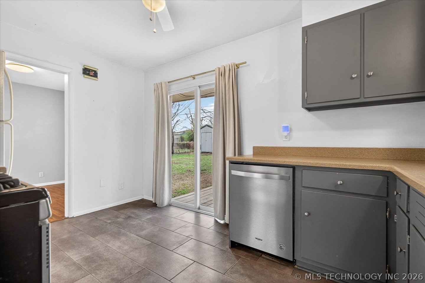 319 Se Waverly Avenue Property Photo 11