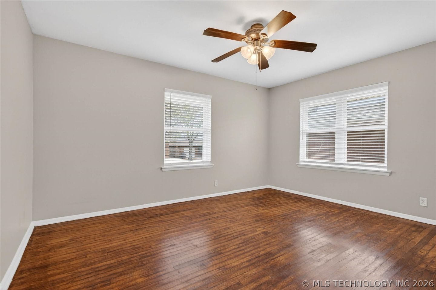 319 Se Waverly Avenue Property Photo 12