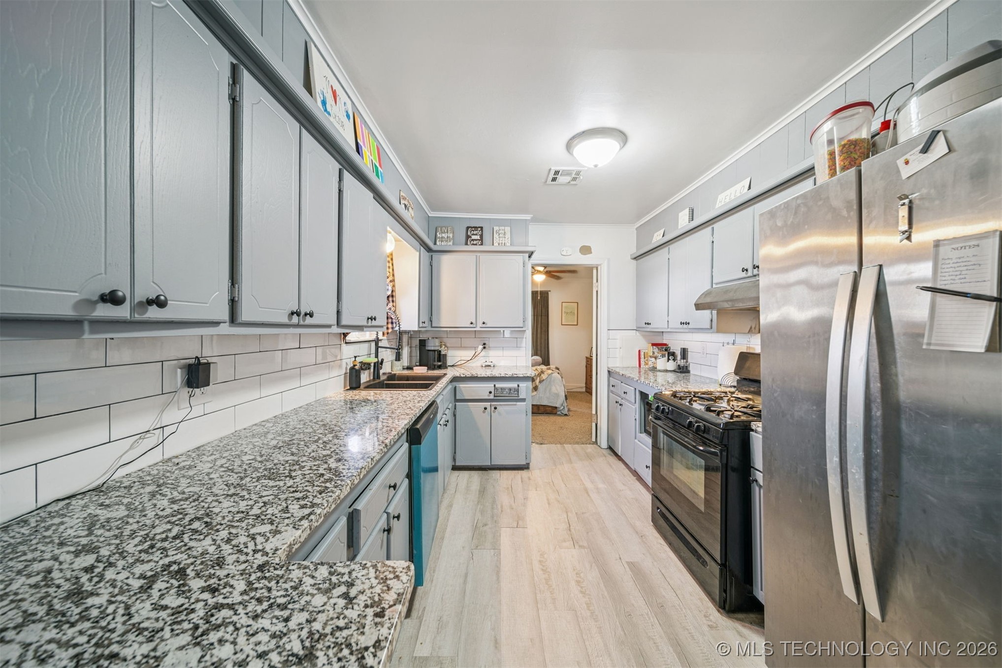 4639 S 32nd West Avenue Property Photo 4