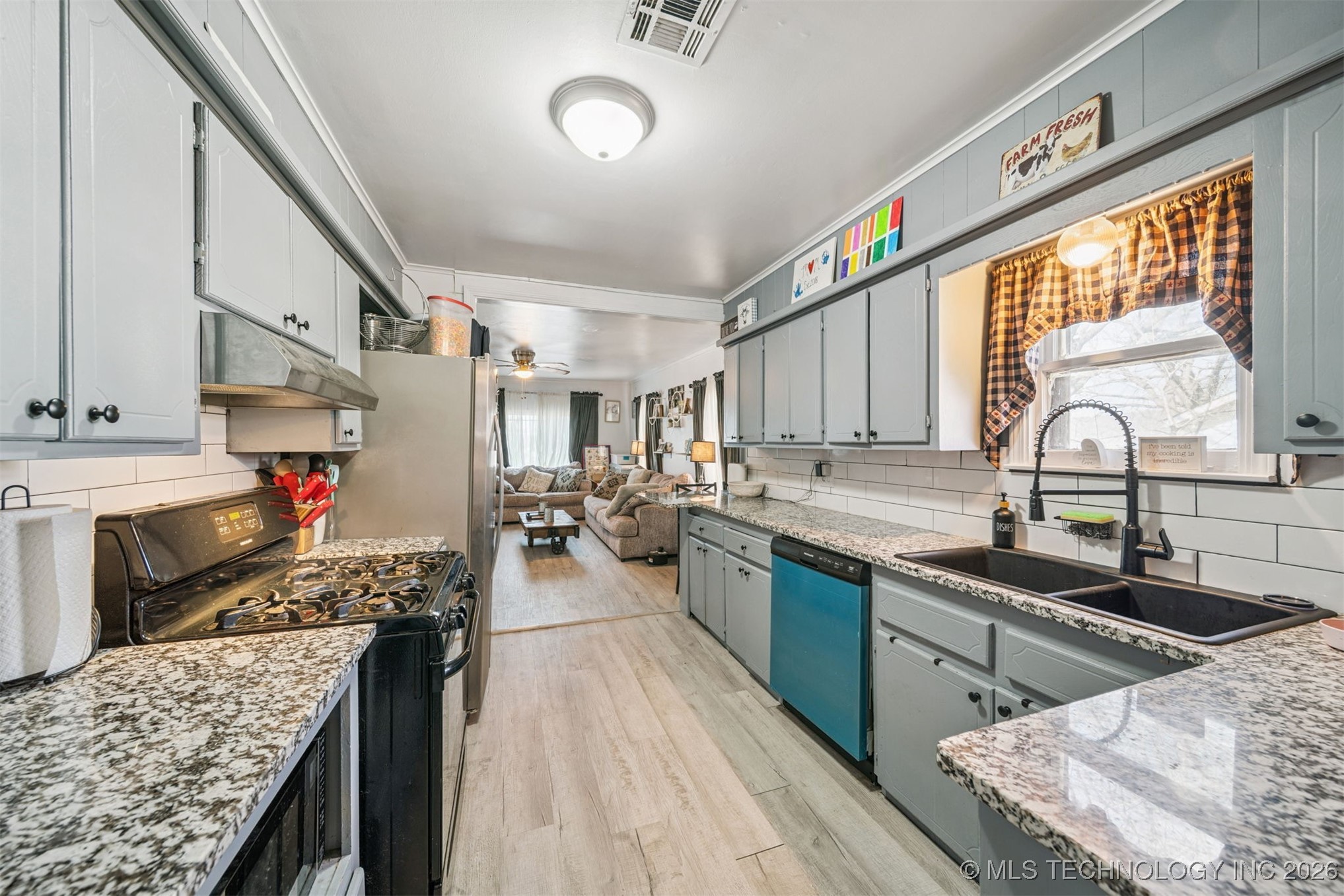 4639 S 32nd West Avenue Property Photo 9