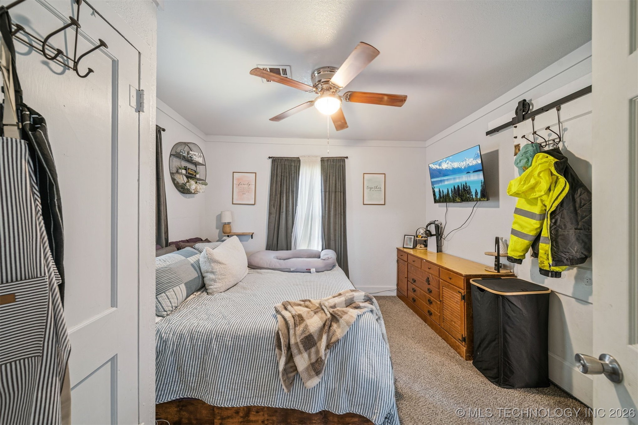 4639 S 32nd West Avenue Property Photo 11