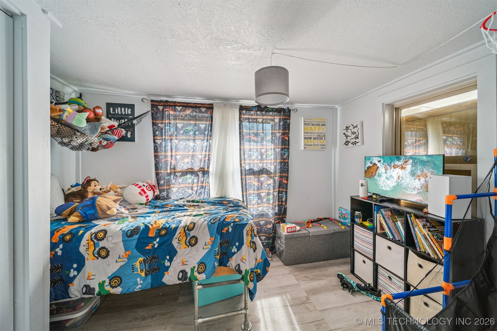 4639 S 32nd West Avenue Property Photo 13