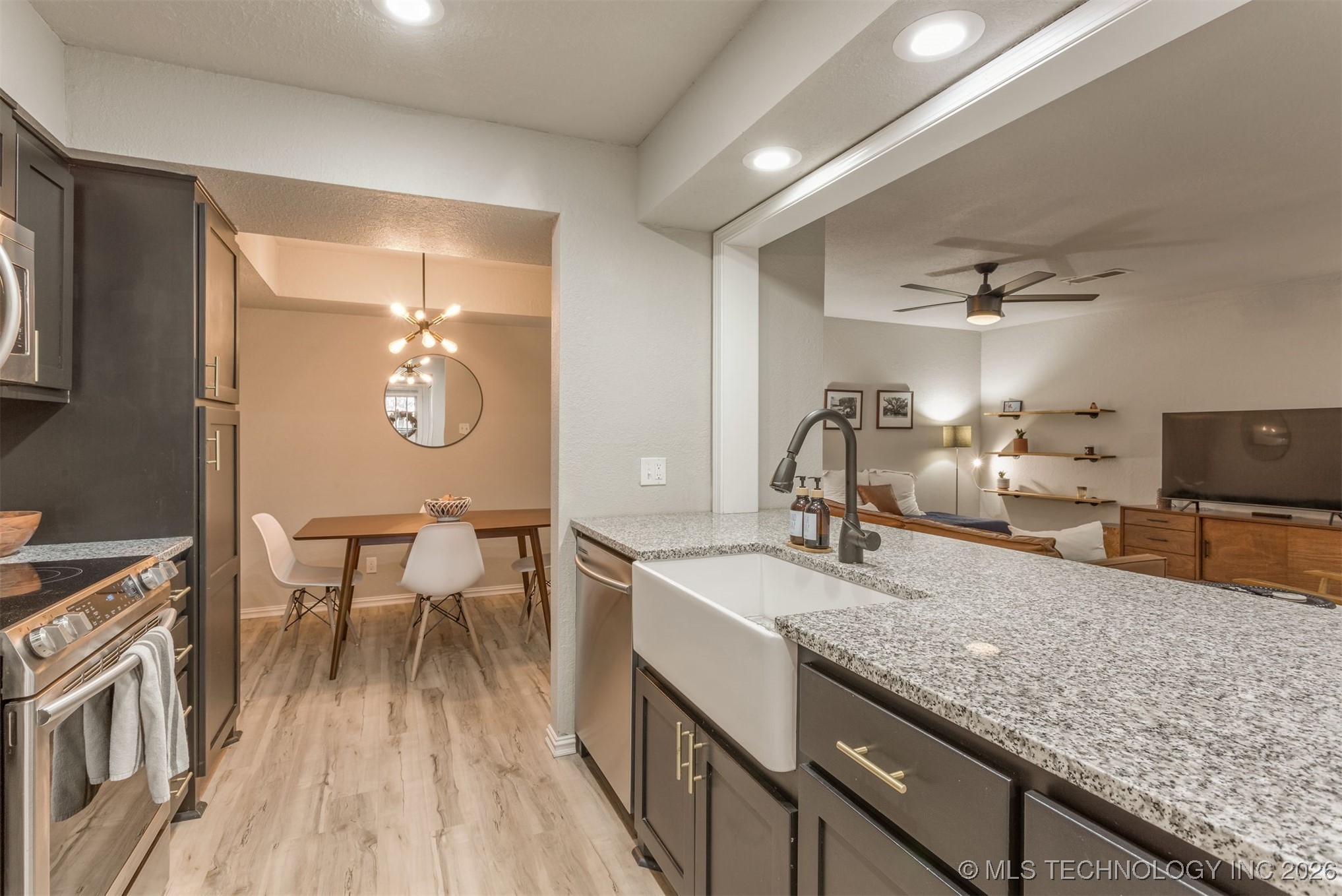 6370 S 80th East Avenue 39j Property Photo 17