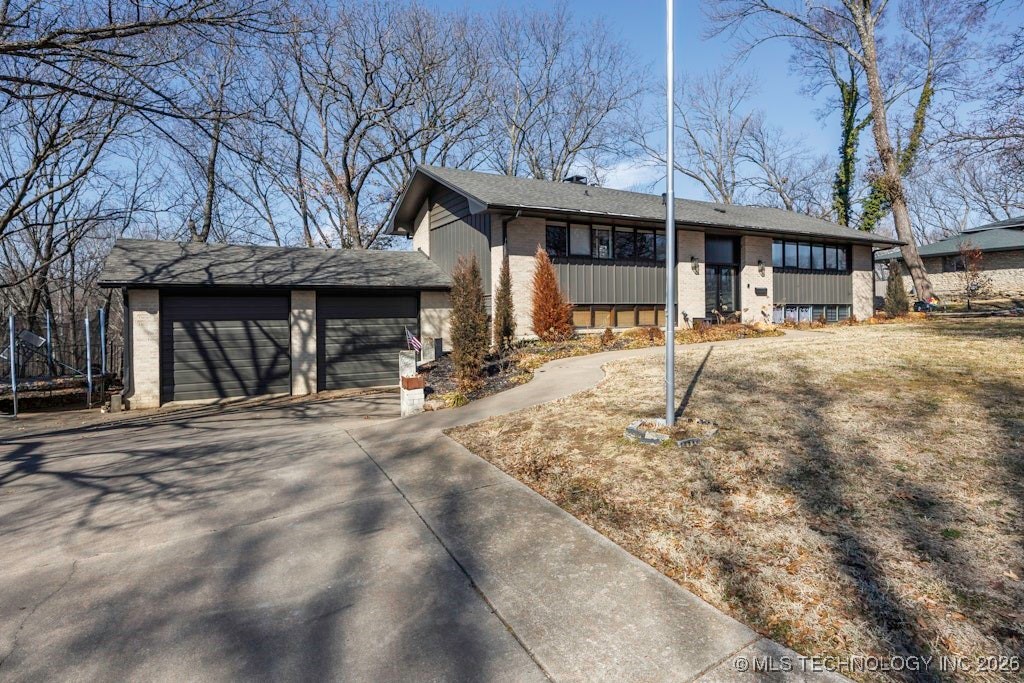 2007 Skyline Drive Property Photo 5