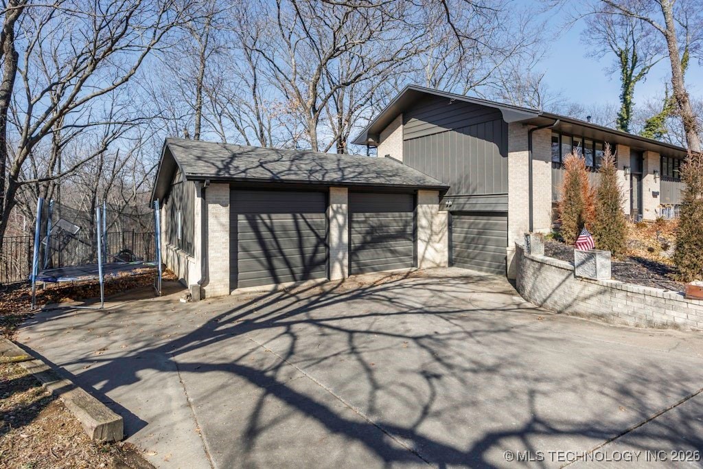 2007 Skyline Drive Property Photo 6