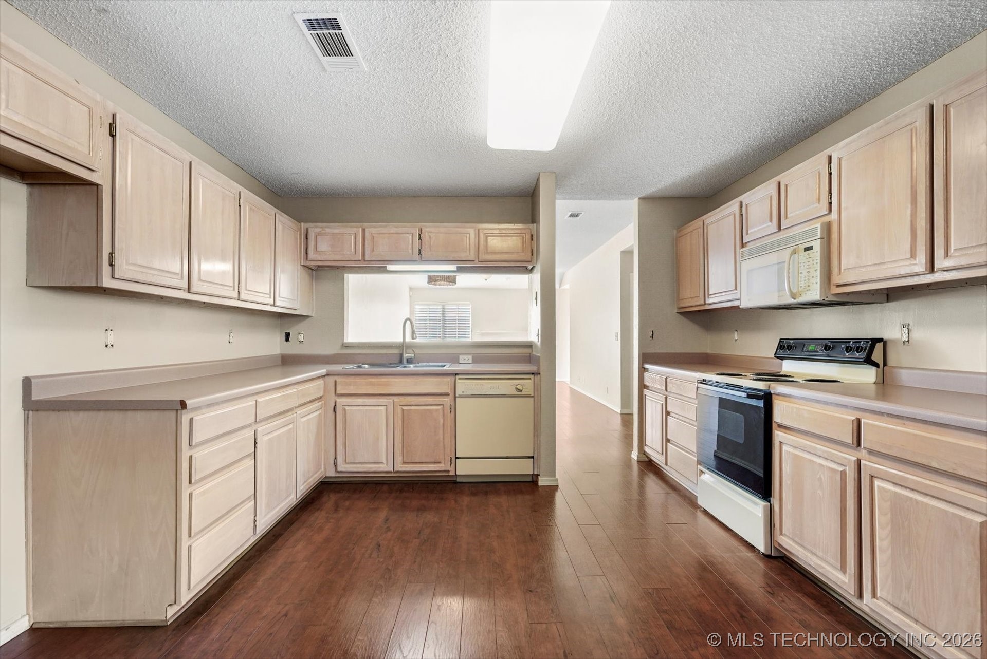 8323 E 81st Place Property Photo 6