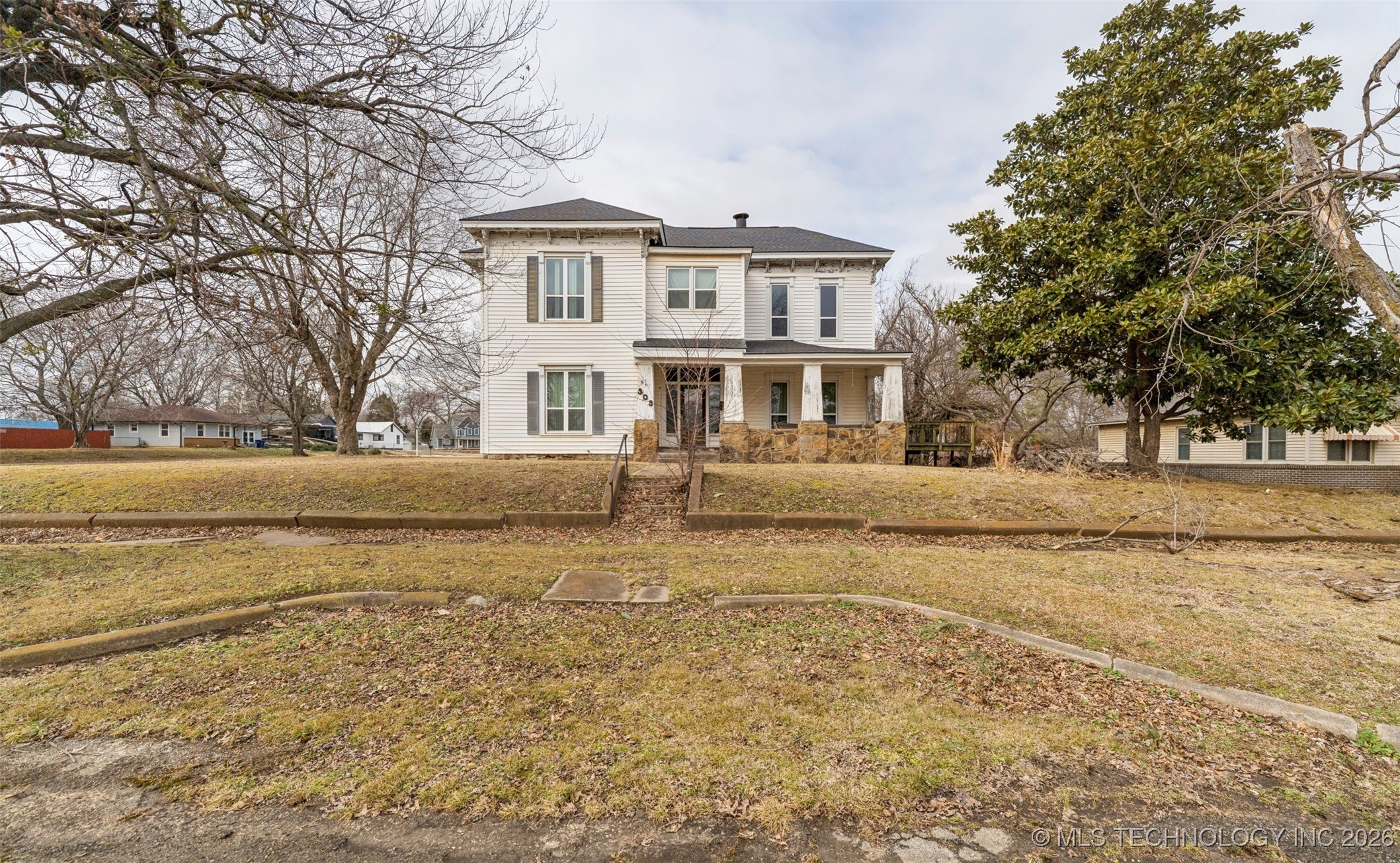 303 N Smith Property Photo 3