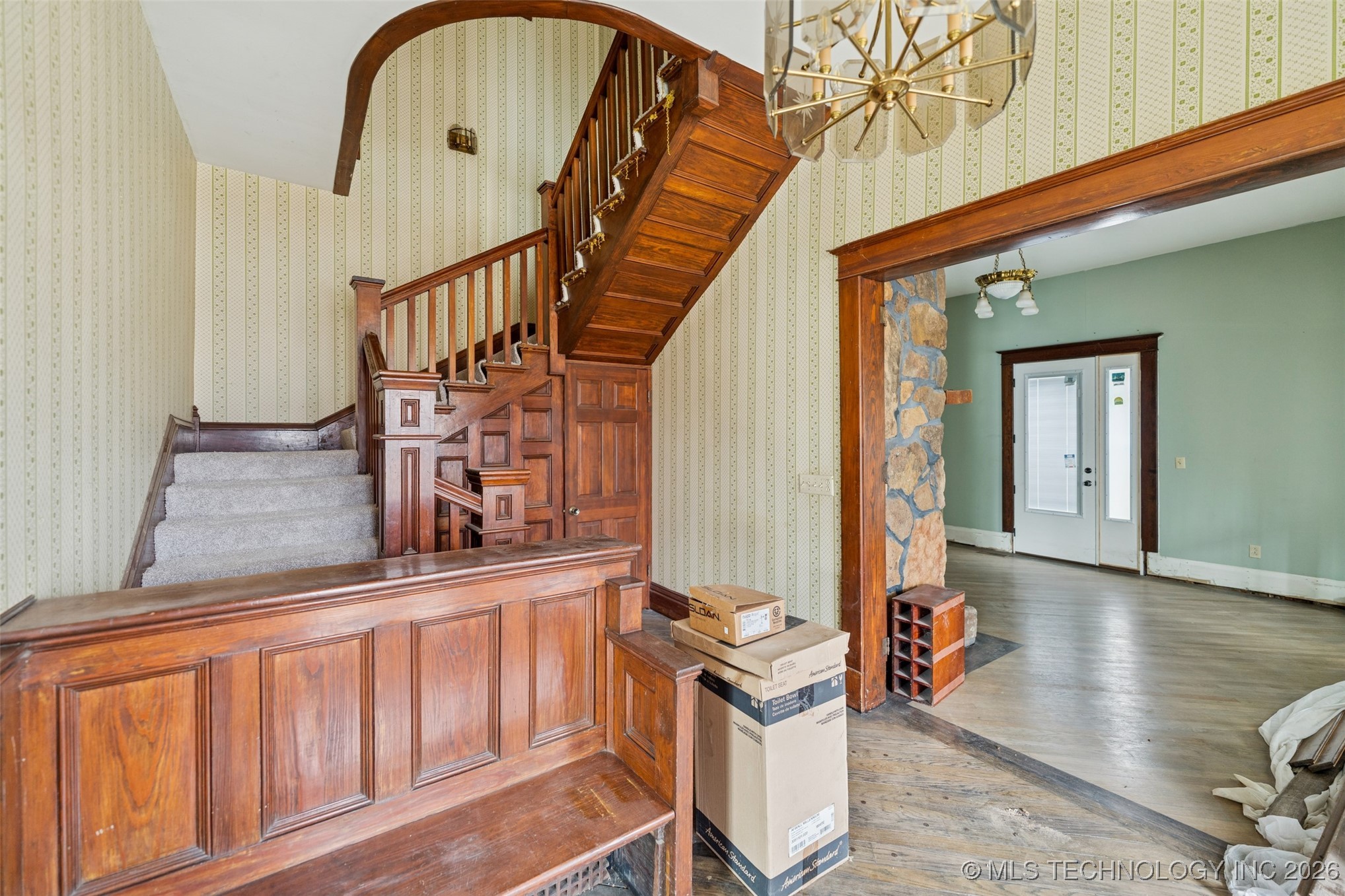 303 N Smith Property Photo 6