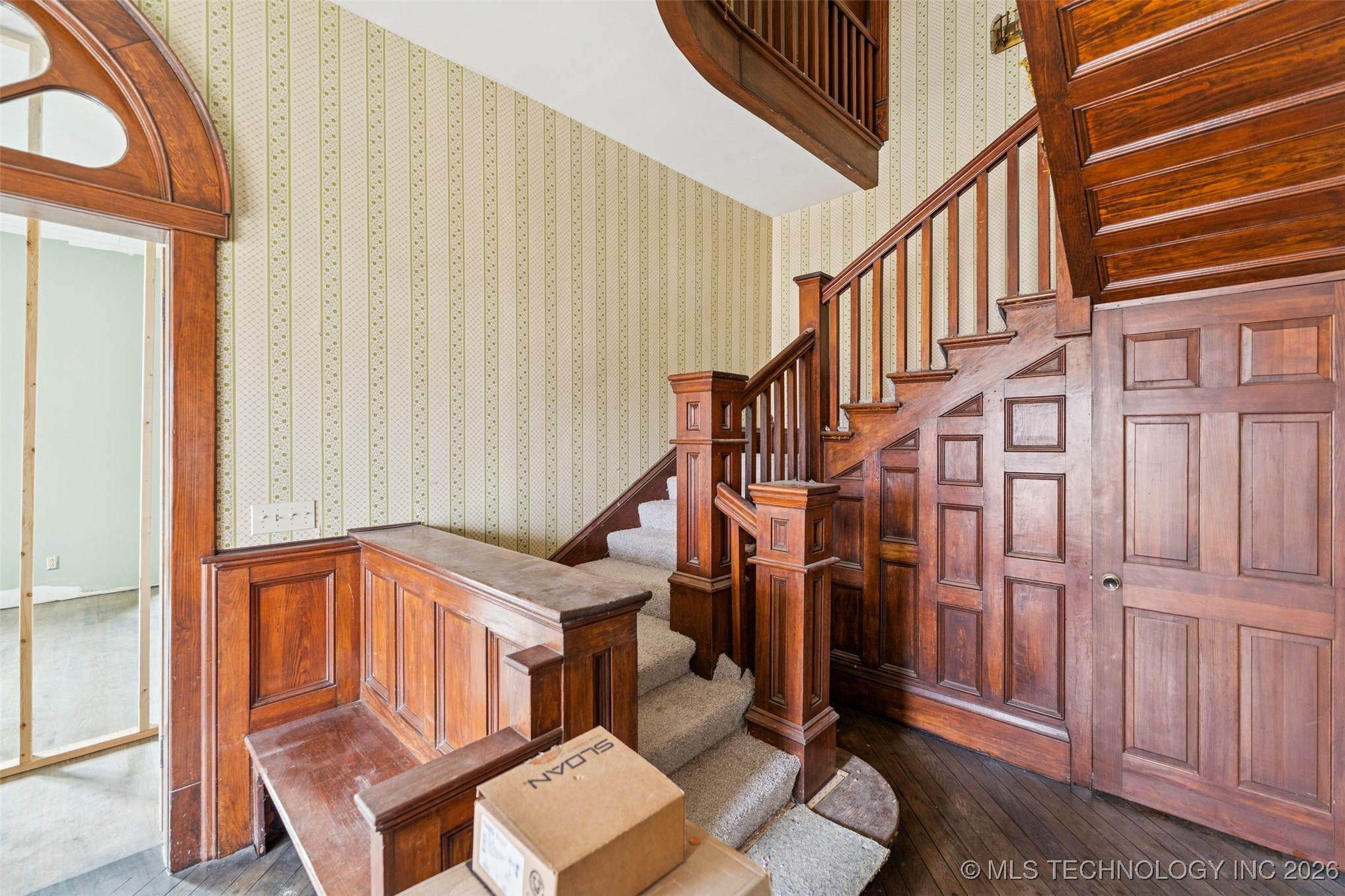 303 N Smith Property Photo 7