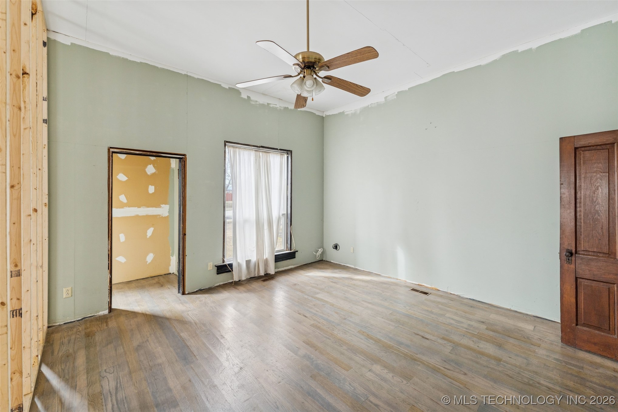 303 N Smith Property Photo 13