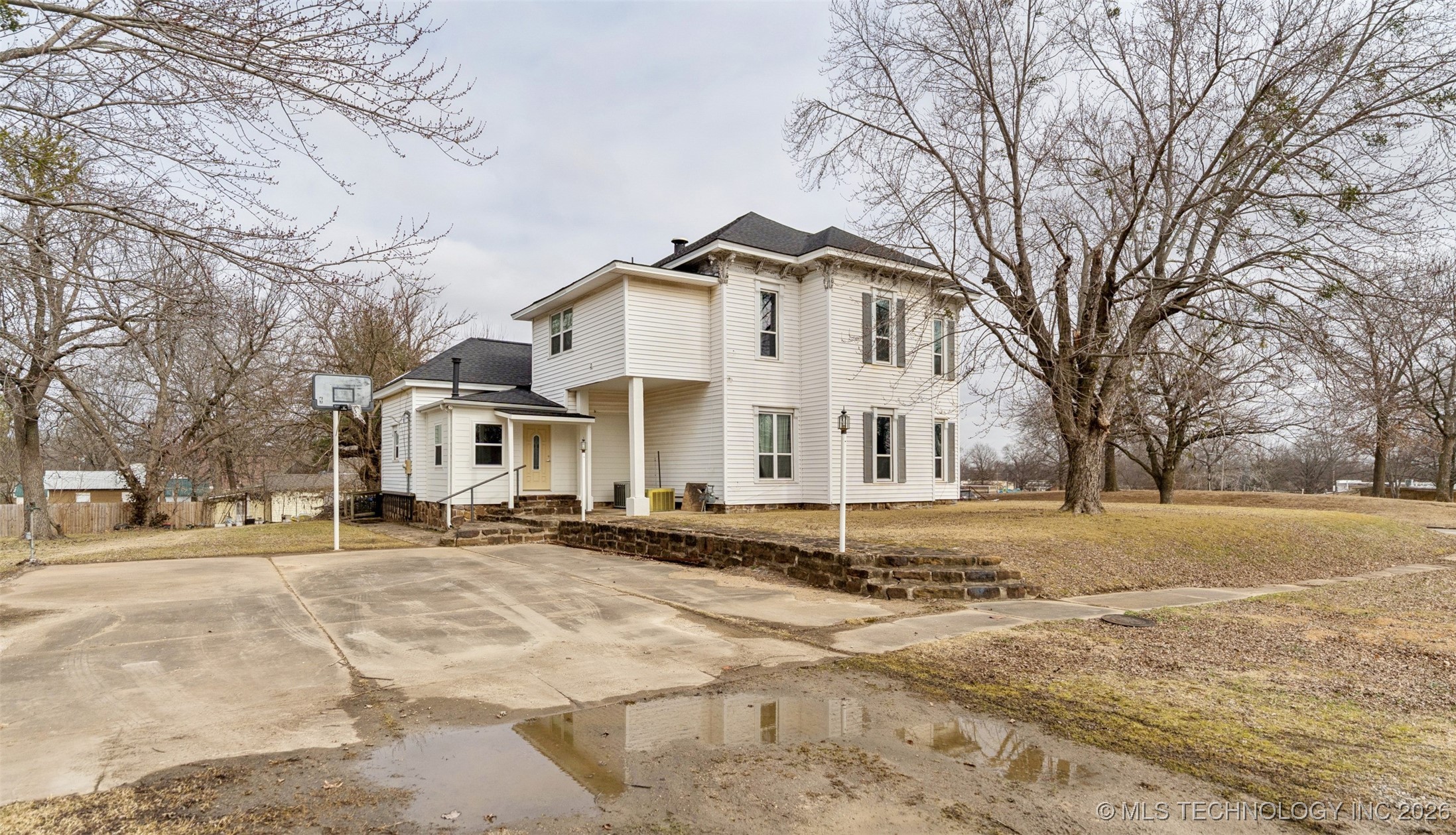 303 N Smith Property Photo 43