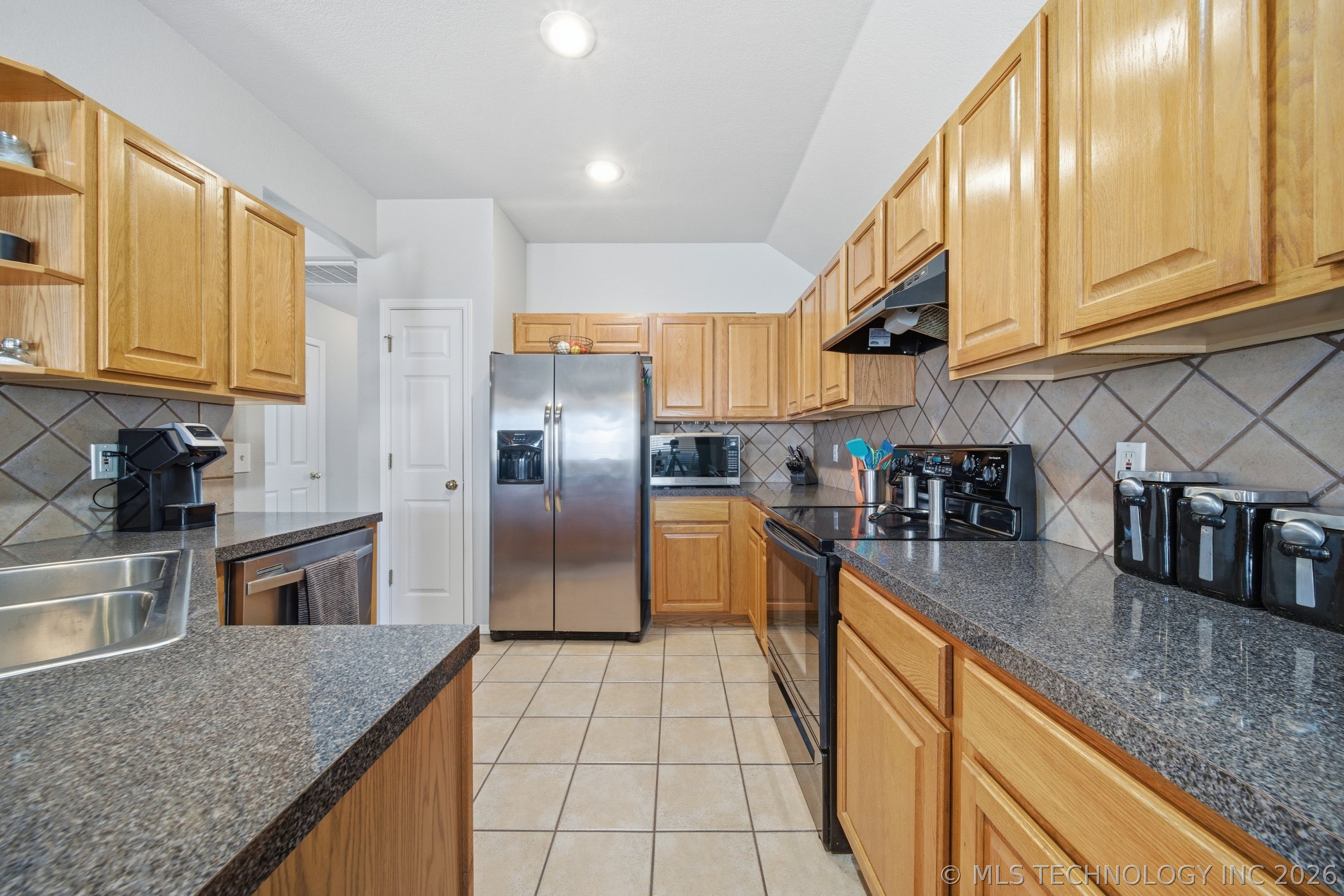 19405 E 48th Street S Property Photo 11