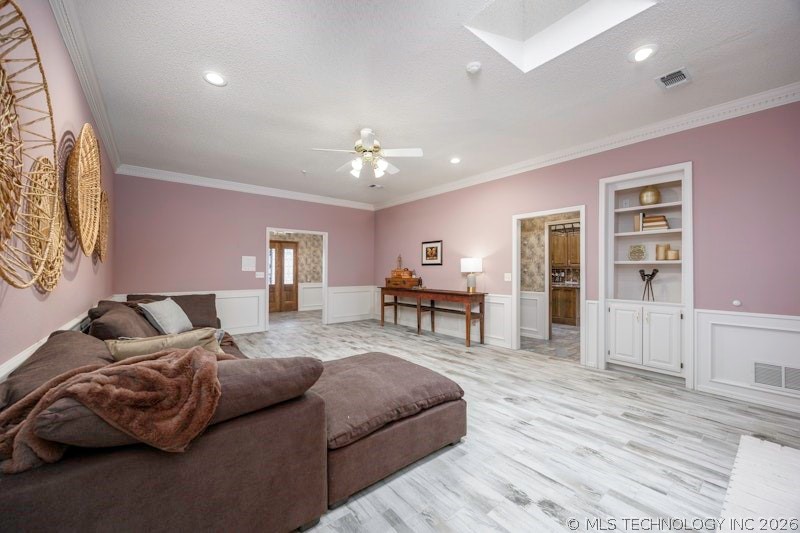 2617 Regency Road Property Photo 9