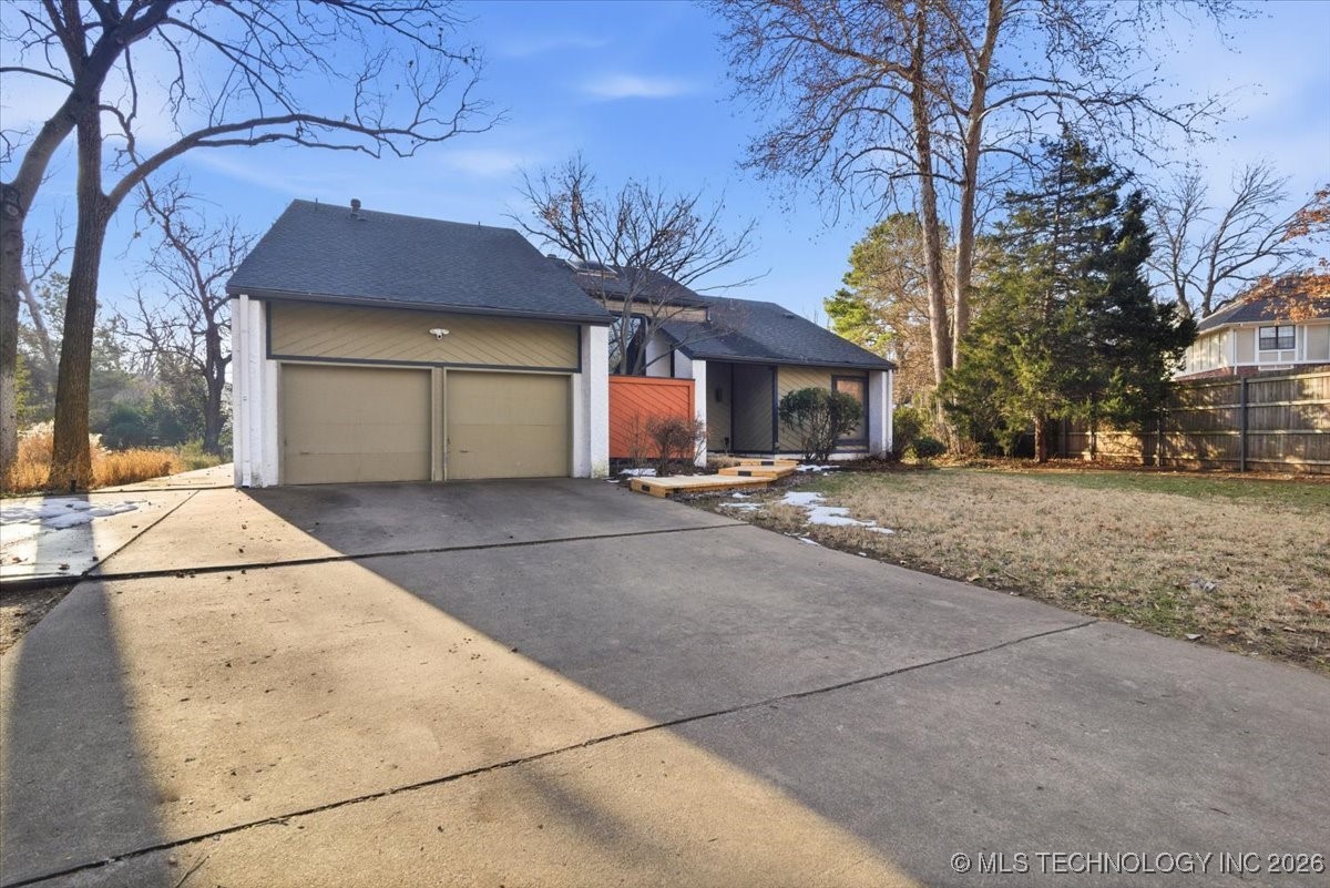 10137 S Marion Avenue Property Photo 2