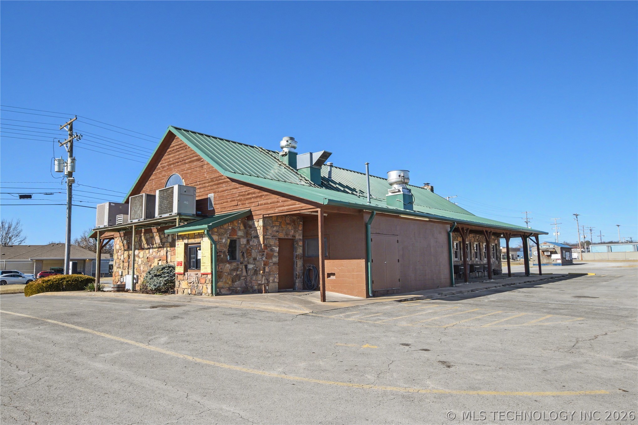 1403 S Park Hill Road Property Photo 6